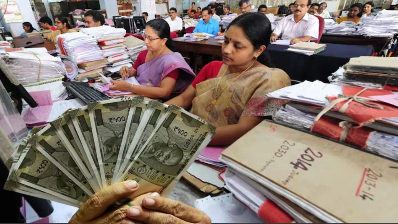 8th Pay Commission आठवा वेतन आयोग लागू पगार दुप्पट सरकारी कर्मचाऱ्यांसाठी आनंदाची बातमी
