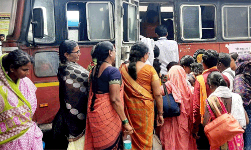 ST Bus Ticket Price 2025 एसटी प्रवास महागला प्रवाशांना मोठा दणका!